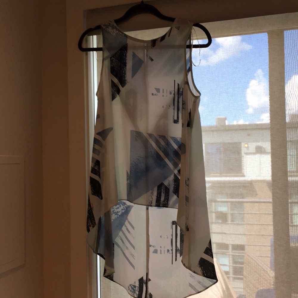 Vince Camuto high low shirt